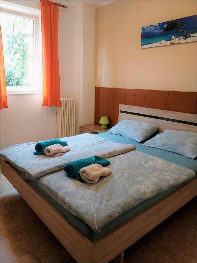 Apartmaji Pri Bosi Nogi Изола Екстериор снимка