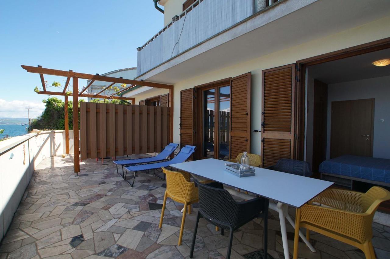 Apartmaji Pri Bosi Nogi Изола Екстериор снимка