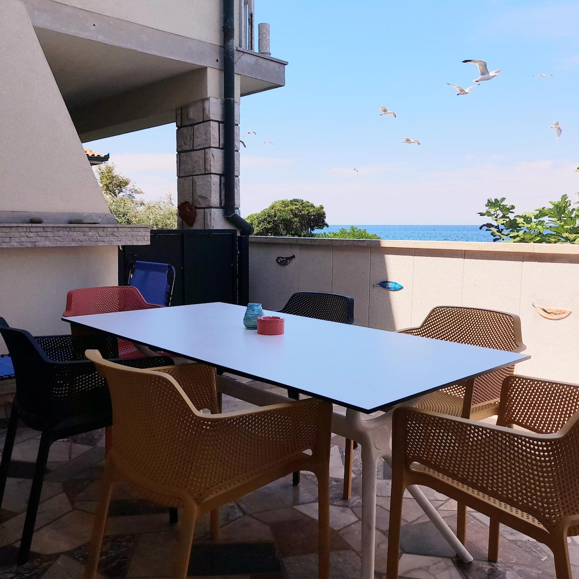 Apartmaji Pri Bosi Nogi Изола Екстериор снимка
